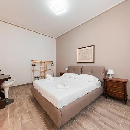 Costa Deluxe -